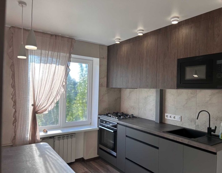 Здам 2к квартиру з сучасним ремонтом та газом - фото 1