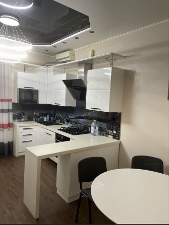 Здам чудову трьох кімнатну квартиру/ЦЕНТР/паркомісце/Севастополська - фото 1