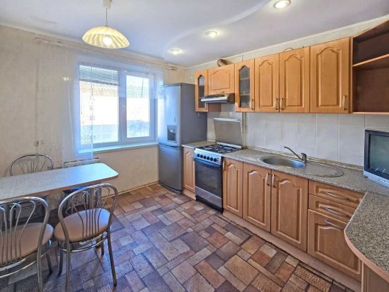 Сдам 3 комнатную квартиру Левый берег Дніпро