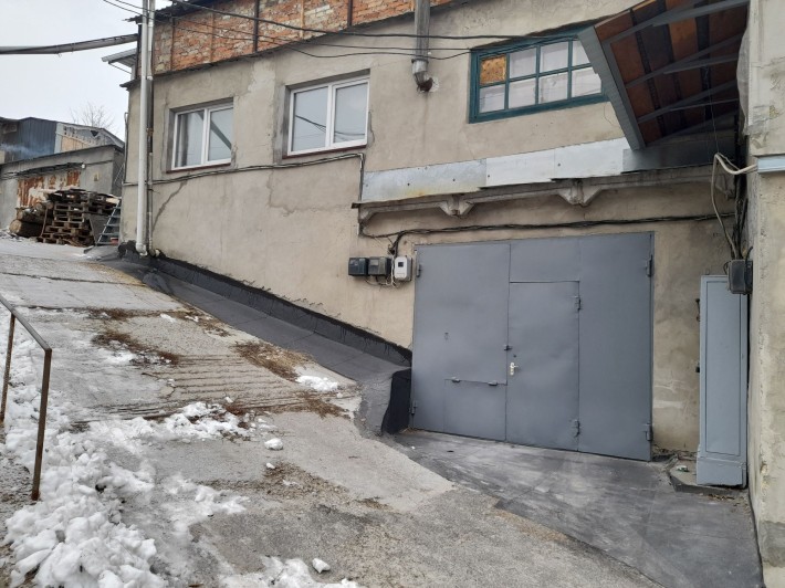 Гараж цегляний 90 м.кв. 2-й поверх. М. Нивки, М. Берестейська - фото 1