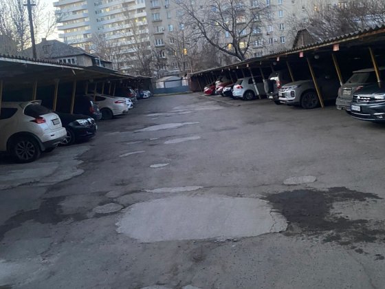 Сдам стоянку Г. Петрова уг. И Раввина 800 гр