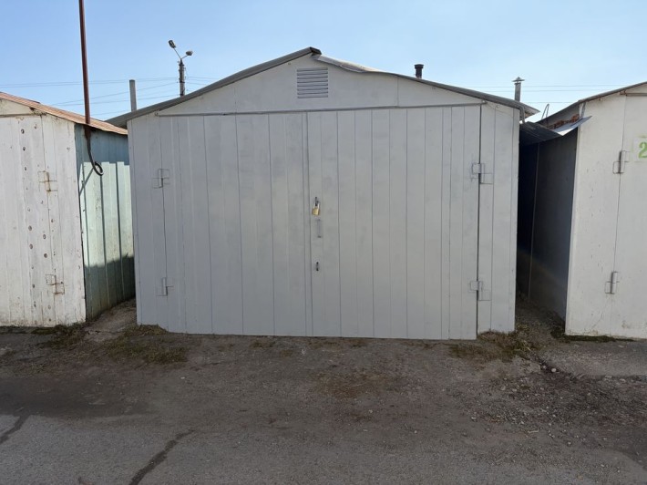 Сдам гараж 5,6*3,5, а/с Ветеран,подвал - фото 1