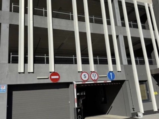 Здам паркомісце. ЖК Варшавський 3,