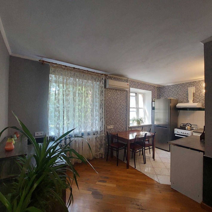 Здається, 10 лікарня, Вадатурського(Малиновського), Черьомушки - фото 1