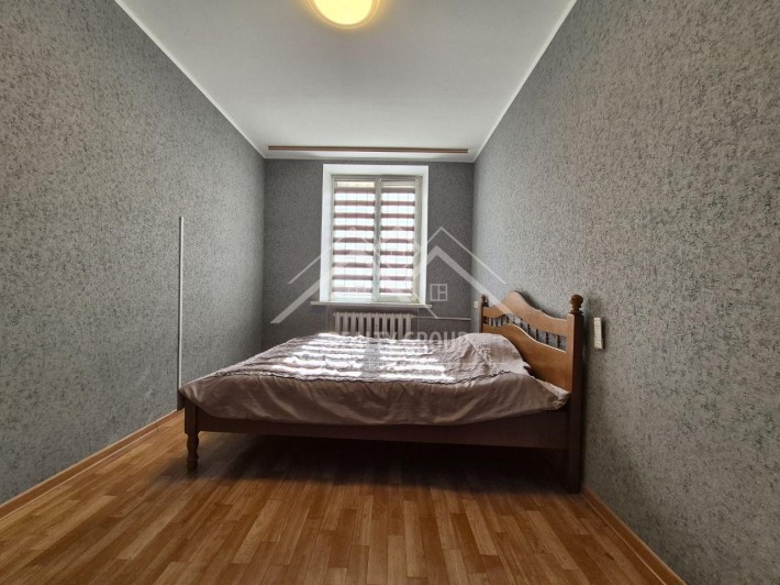 Продаж 2к “сталінка” на Юності з ремонтом - фото 1