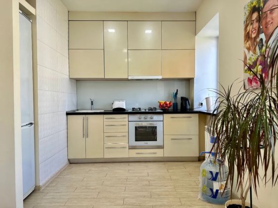 2к квартира в центрі вул. Великого Плеханова Дніпро