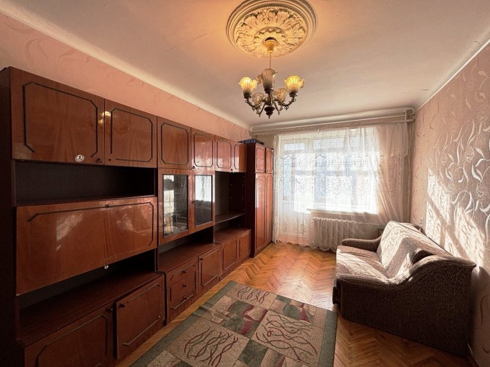 Продам 2к квартиру вул.Ушинського 17 Солом'янський район правий берег - фото 1