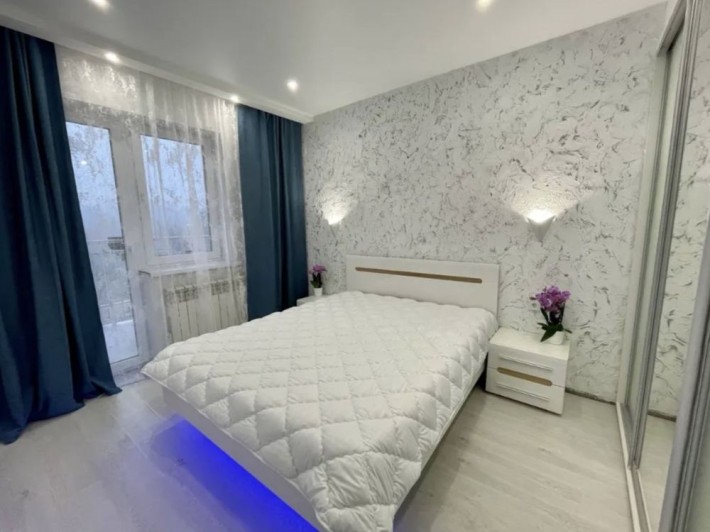 Ркальная ! Сдам 2к квартиру ЖК Пихтовый Зеленый гай - фото 1