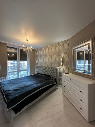 Сдам 2 х комн. кв в Аркадии, 77 м2, Гагарин Плаза, без выселения - фото 1