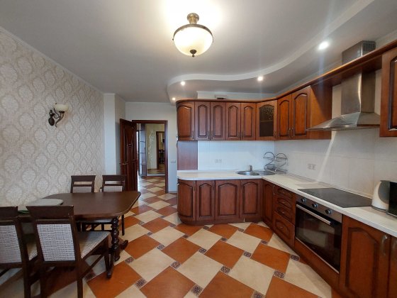 Вланик! м. Деміївська , Голосіївський пр-т 30-А, 2к 82 кв. Генератор. Киев