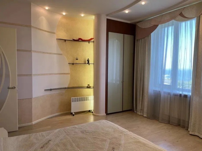 Сдам 4 ком кв ЖК Каркашадзе Французский бульвар Балкон ГАЗ - фото 1