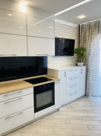 Сдам 2к квартиру в ЖК Острова - фото 1