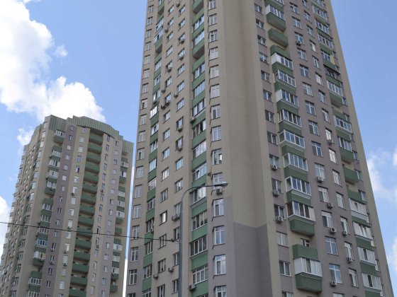 Радунська 8/13, сучасний будинок. Київ