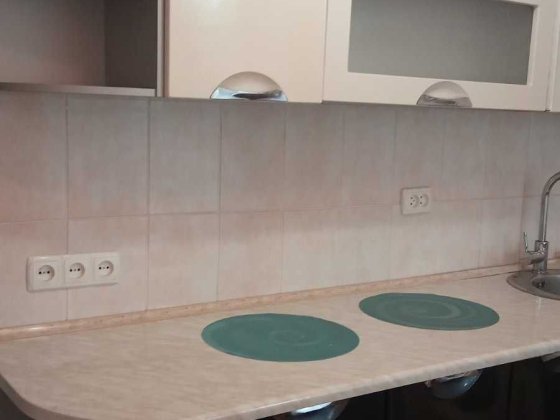 Сдам  1 - кв - правый берег( коммунальные-- свет, вода) Дніпро