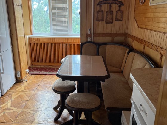 Здається трикімнатна квартира Київ