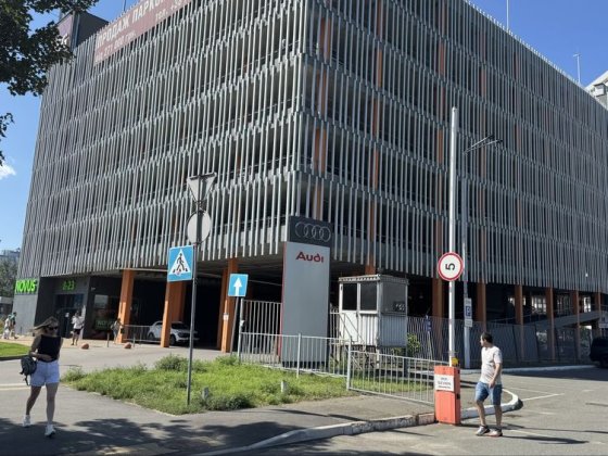 Продаж паркомісця в ЖК SEVEN (Севен)