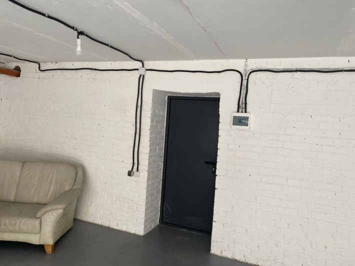 Здається в оренду гараж (вул. Привокзальна, 11 Д) - фото 1