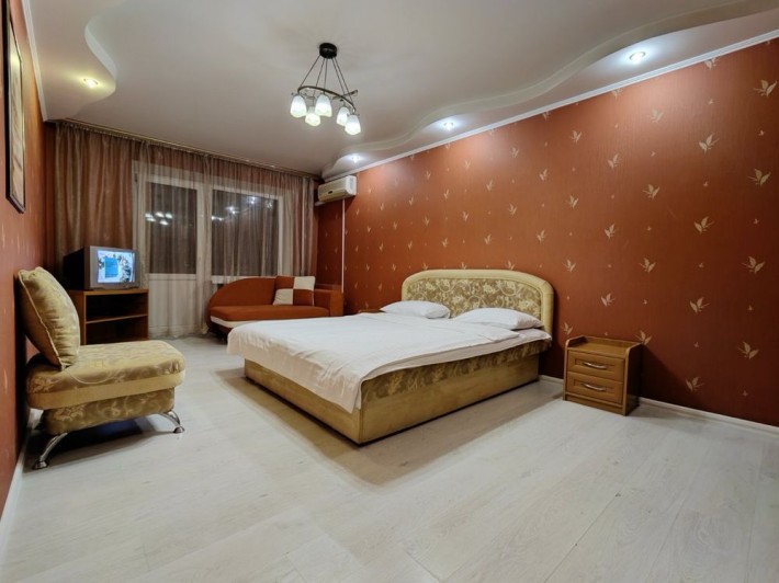 Двокімнатна роздільна, центр - фото 1