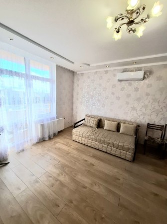 Сдам 1 комн.в Приморском Р-не ЖК"Люксембург" Средняя,24 - фото 1