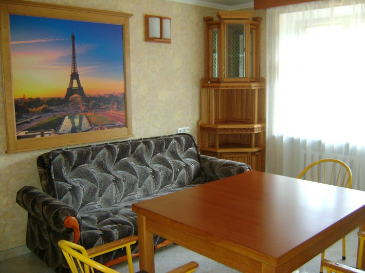 Сдам 2 комн. квартиру Французский бульвар, Гагарина. - фото 1