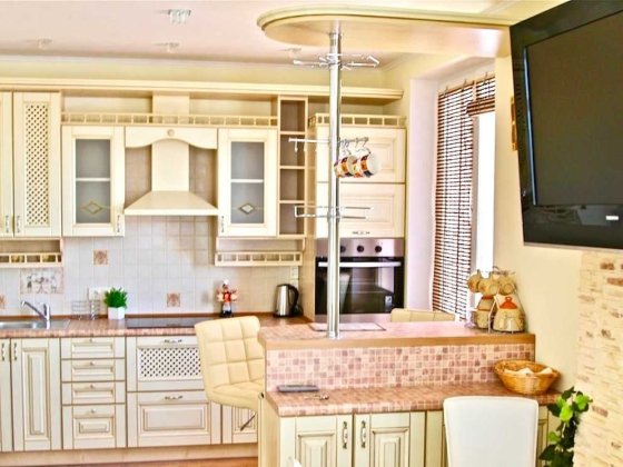 Оренда однокімнатної квартири, вул. Феодосійська 1 Киев