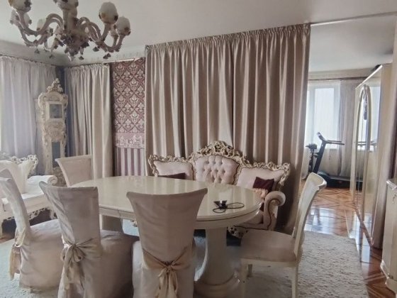 Сдается 4-х комнат.кварт. в центре