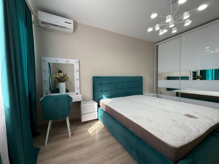 Сдаю 2 х комн квартиру ул В.Нестеренко ЖК Одесскте традиции - фото 1