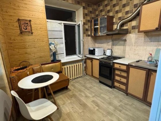 Сдам 2 комнатную в  центре Яворницкого 46 Дніпро