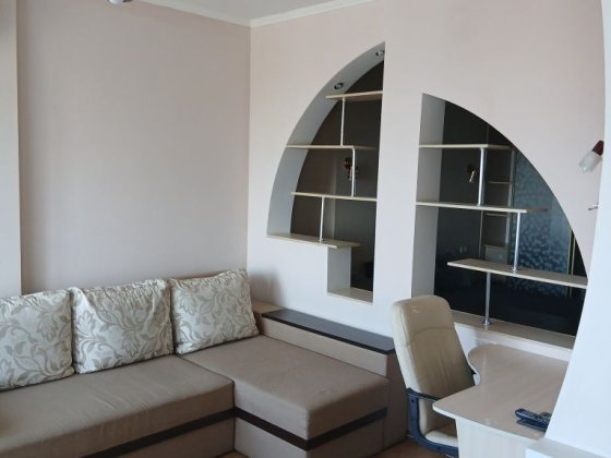 Сдам длительно 1 к студию  с отдельной спальней   Чудо город  9000 грн