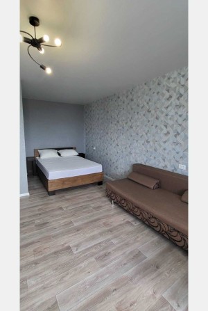 Сдаётся просторная, светлая 1к  квартира в мкр Соляные Мельничная.т1 - фото 1