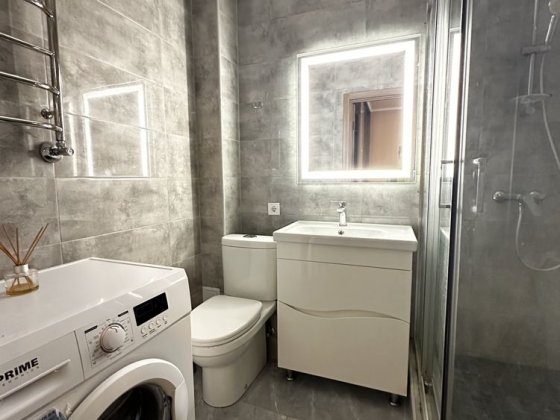 Черемушки/ЖК Малинки,евроремонт,кухня-гостинная+спальня,кондиционер Одеса