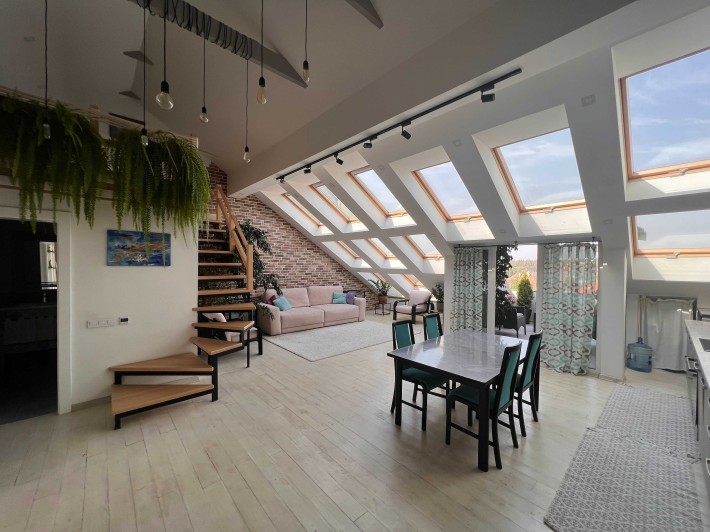 Оренда 2-кімнатної квартири з терасою на Петропавлівській Борщагівці - фото 1