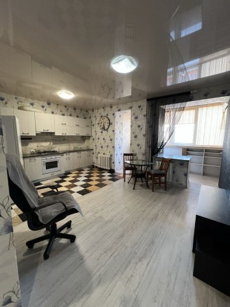 Сдам 2 комнатную квартиру на Заболотного /Сахарова - фото 1