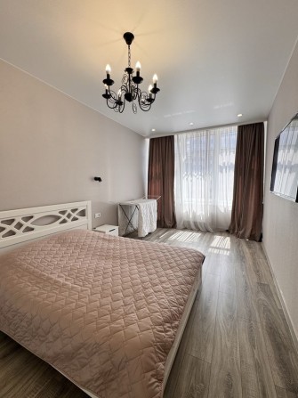 Сдам квартиру в Аркадии каманина жк 32 жемчужина - фото 1