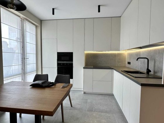 Оренда 1 кім. квартири + кухня студія по вул.Щирецька Львов