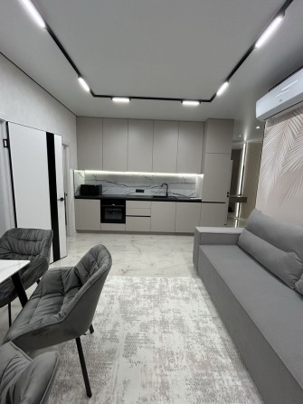 Кадор Краснова  вид на море та иподром3 спальні та кухня-студія - фото 1