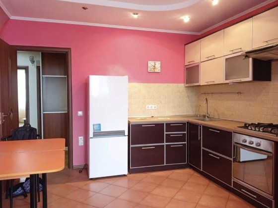 Студия и спальня героев труда, дружбы народов 228 , новострой Салтовк Харьков