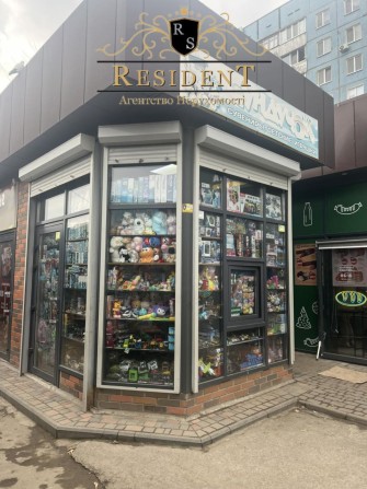 Павільйон в гарному прохідному місці, На виході з Метро, Велика Діївська вул Води - фото 1