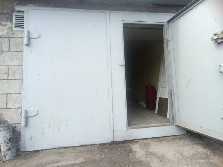 Гараж шлакоблок центр города за ТЦ Фокстрот - фото 1