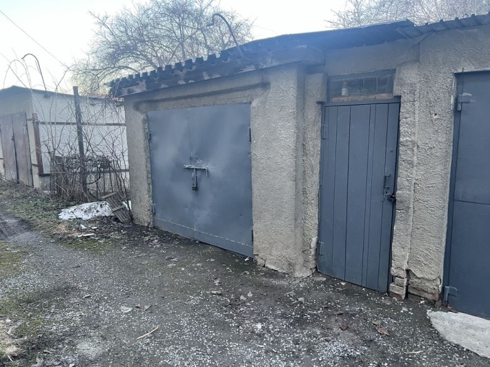 Продам капітальний гараж в районі Сільпо - фото 1