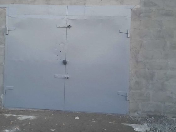 Гараж в центре Очакова.можно под коммерцию