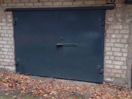 Гараж ПМЗ по вулиці. Поштова