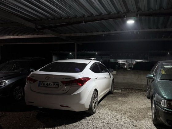 Продам  парковочное место с навесом