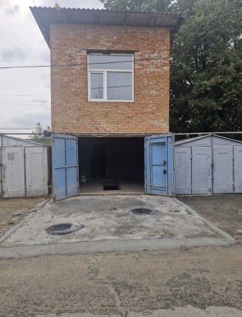 Продам гараж двухэтажный в Вишневом Автокооператив Луч.Фасадная часть - фото 1