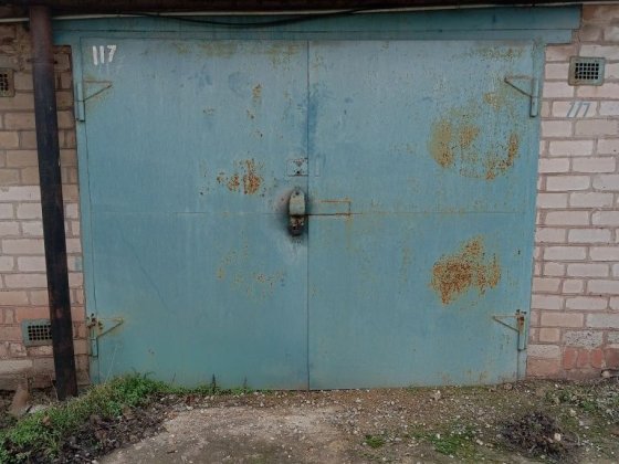 Продам капитальный гараж в кооперативе " Днепр"  район 8 горбольницы. Кривой Рог