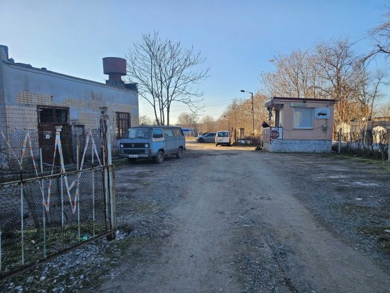 Продаётся автостоянка рядом с ост. «Космонавтов»/ ул. В. Великого Кривой Рог