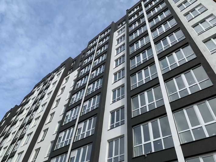 Продам гараж на Чорновола ЖК Паковий Маєток біля парку Шевченка - фото 1