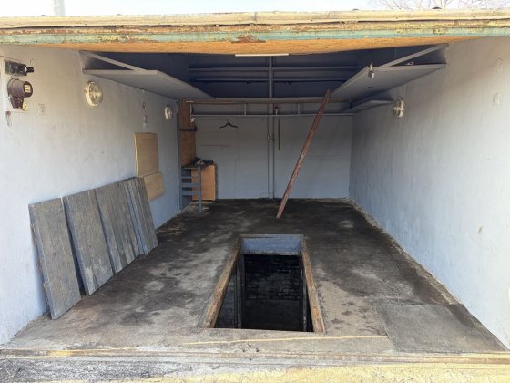 Продам гараж в ГК Жуляны Киев