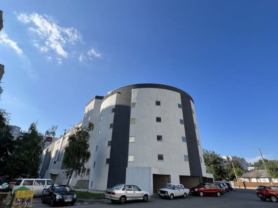 Продам гараж в центрі міста, Тобілевича 4. Є право власності Черкаси