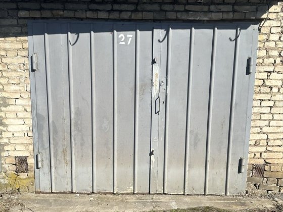 Цегляний гараж з ямою Львів